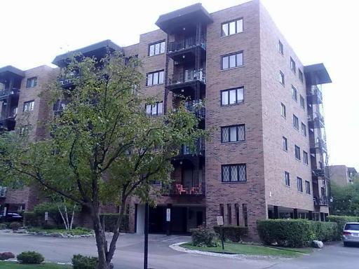 9331 Landings Ln. #203, Des Plaines, IL 60016