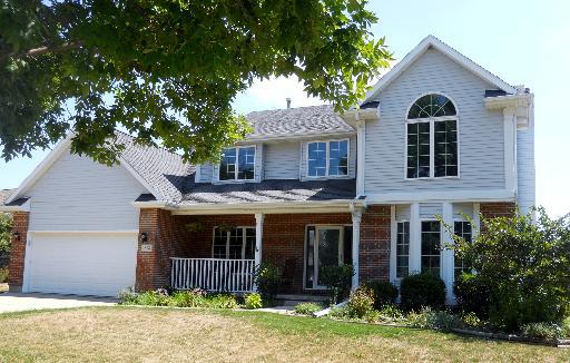 1318 Foxpointe Dr., Sycamore, IL 60178
