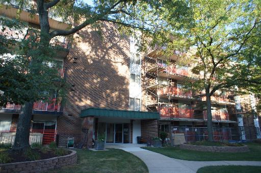 5S040 Pebblewood Ln. #E205, Naperville, IL 60563