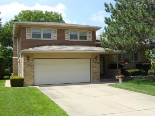 320 N Marcella Rd., Mount Prospect, IL 60056