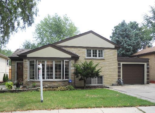 349 Amherst Ave., Des Plaines, IL 60016