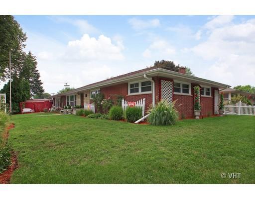1542 Maple St., Des Plaines, IL 60018
