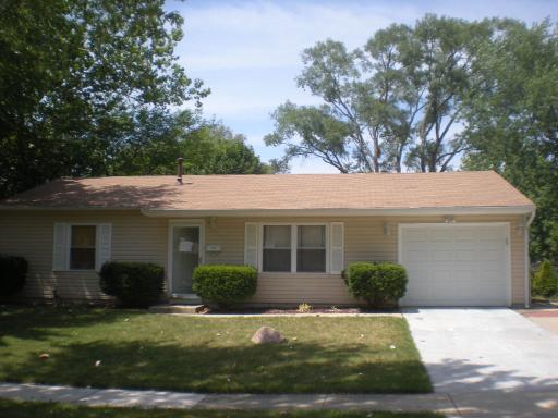 420 N Holly Ave., Streamwood, IL 60107