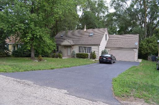 403 Plum St., Lake In The Hills, IL 60156