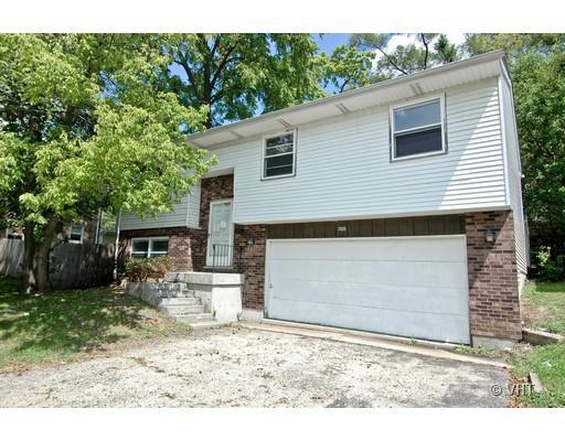 208 N Van Buren St., East Dundee, IL 60118