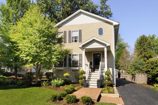 712 Prairie Ave., Glen Ellyn, IL 60137