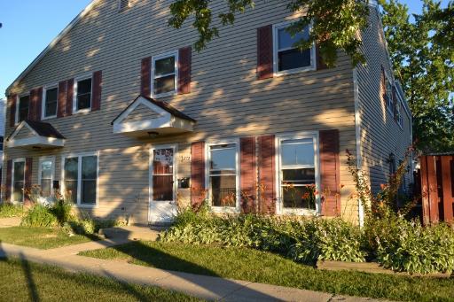 1872 Jamestown Cir., Hoffman Estates, IL 60169