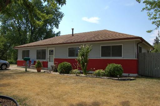 205 Illinois Blvd., Hoffman Estates, IL 60169