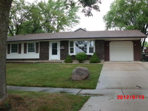 930 Sharon Ln., Schaumburg, IL 60193