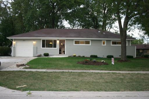 455 Mohave St., Hoffman Estates, IL 60169