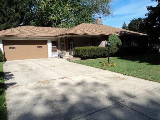 127 Aberdeen Dr., East Dundee, IL 60118