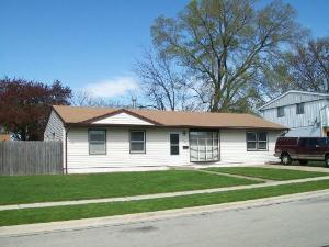 706 Geneva Ave., Romeoville, IL 60446