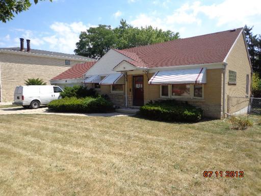 1015 N Lagrange Rd., La Grange Park, IL 60526