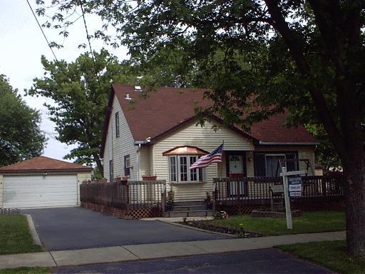 9307 S Nordica Ave., Oak Lawn, IL 60453
