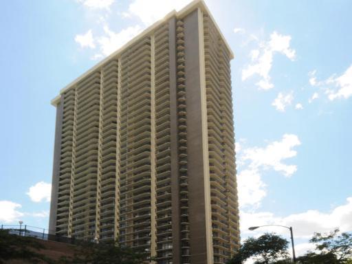 6007 N Sheridan Rd. #19K, Chicago, IL 60660