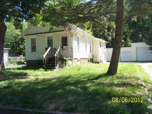 325 Elgin Ave., East Dundee, IL 60118