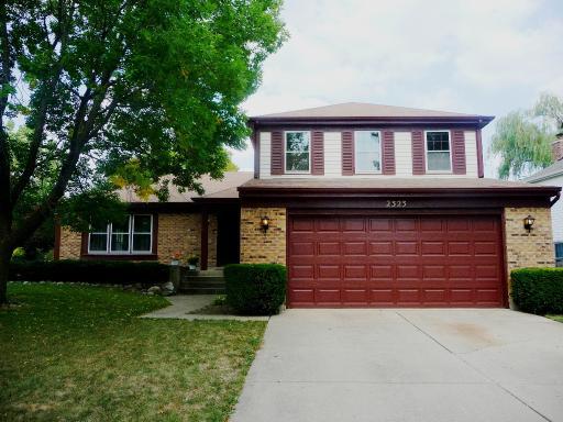 2323 Richmond Dr., Wheaton, IL 60189