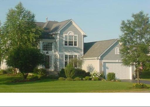 327 Garrison Cir., Barrington, IL 60010