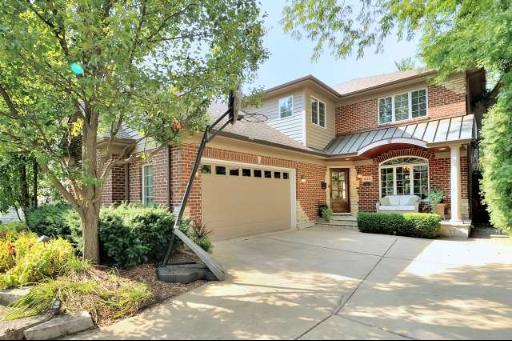 406 Hudson St., Clarendon Hills, IL 60514