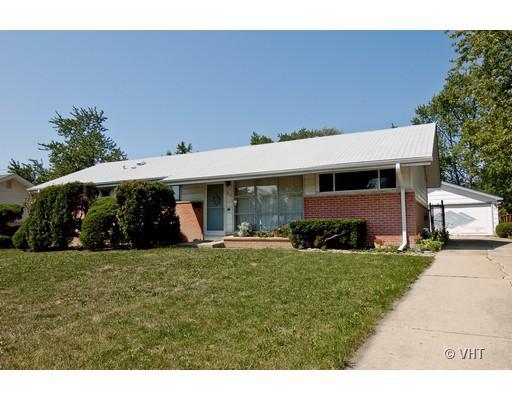 210 Illinois Blvd., Hoffman Estates, IL 60194