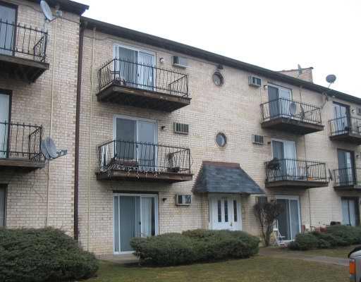 4037 Bonhill Dr. #2A, Arlington Heights, IL 60004