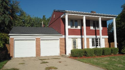1335 Florence Dr., Sycamore, IL 60178