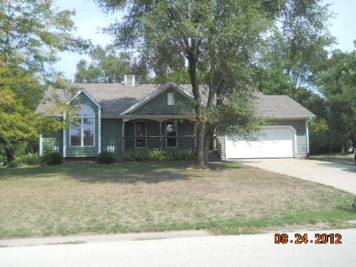 317 Alfred Dr., Sycamore, IL 60178