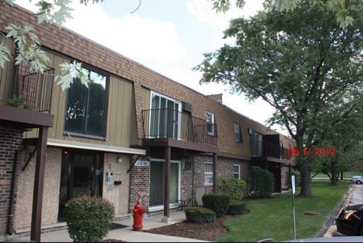 18W140 Suffield Ct. #109G, Westmont, IL 60559