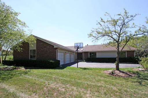 10 Cambridge Dr., Hawthorn Woods, IL 60047