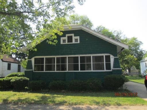 933 Pearl St., Aurora, IL 60505