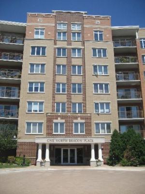1 N Beacon Pl. #706, La Grange, IL 60525