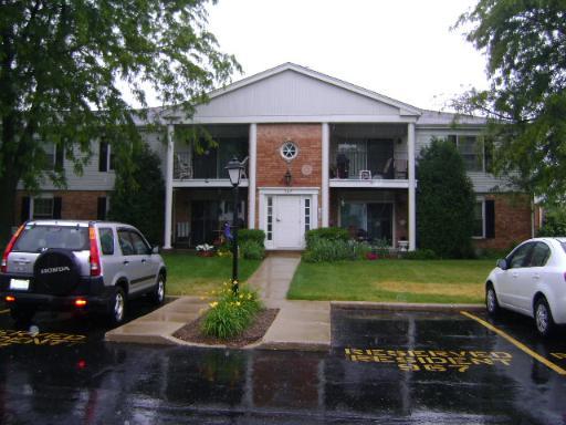 967 Golf Course Rd. #1, Crystal Lake, IL 60014