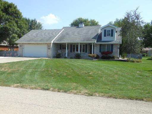1219 Hedge Dr., Kankakee, IL 60901
