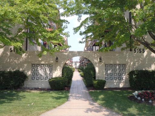 5159 N East River Rd. #303B, Chicago, IL 60656