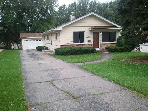 517 Pine Ave., Aurora, IL 60505