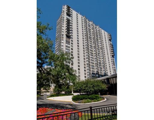 5701 N Sheridan Rd. #12R, Chicago, IL 60660