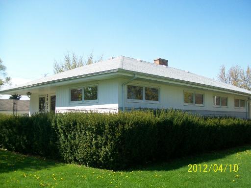2902 W Brookside Ave., Waukegan, IL 60085