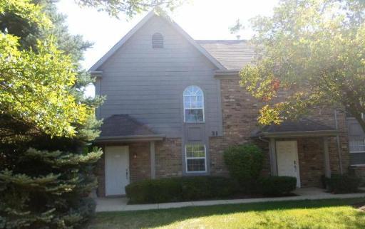 31 Foxcroft Rd. #111, Naperville, IL 60563