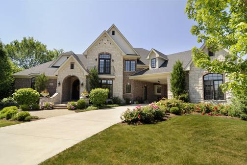 905 Jenna Ct., Glen Ellyn, IL 60137