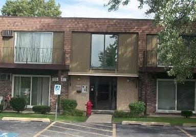18W140 Suffield Ct. #202-G, Westmont, IL 60559