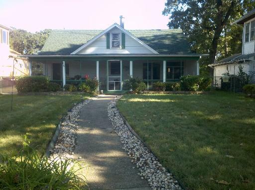 2017 Woodlawn Park Ave., Mchenry, IL 60050