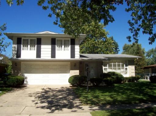 1027 W Wisconsin St., Glenwood, IL 60425