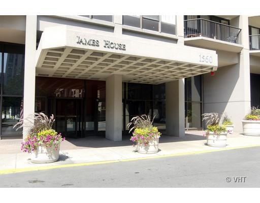 1560 N Sandburg Ter. #2806, Chicago, IL 60610