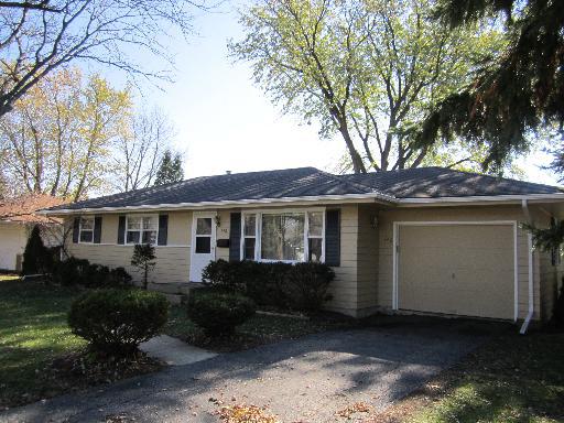 746 Hillcrest Dr., Dekalb, IL 60115
