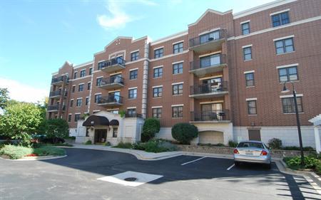 410 Burlington Ave. #203, La Grange, IL 60525