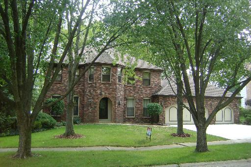 1324 Crestwood Ct., Naperville, IL 60540