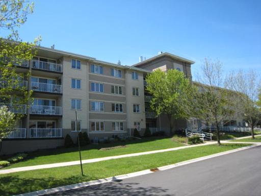 440 E Montrose Ave. #405, Wood Dale, IL 60191