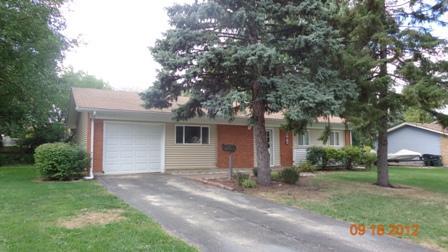560 Woodlawn St., Hoffman Estates, IL 60169