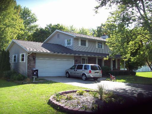 105 Clark St., Walnut, IL 61376