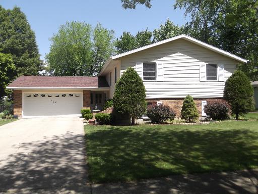 104 Hickory St., Oswego, IL 60543